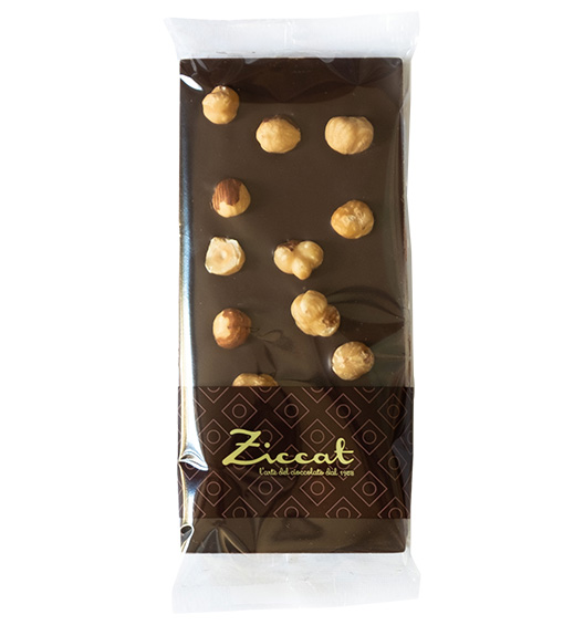 Milchschokolade mit Haselnüssen